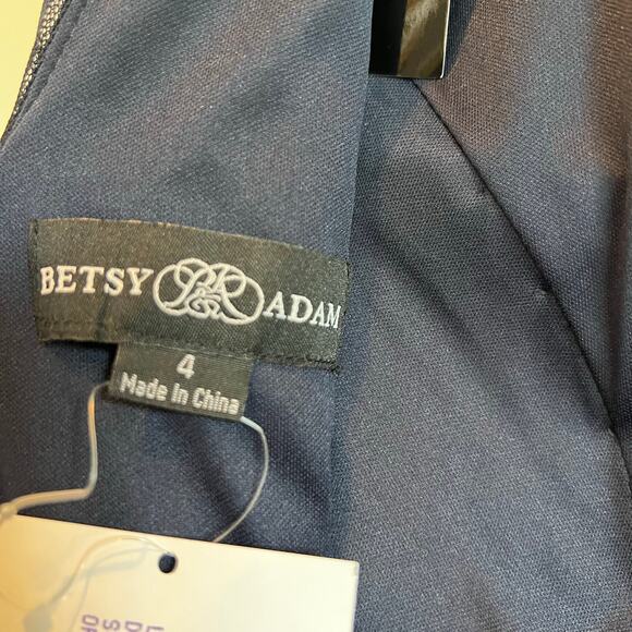 Betsy & Adam V-Neck Cap Sleeve Floral Applique Bodice A-Line Gown 4 NWT - Picture 12 of 13